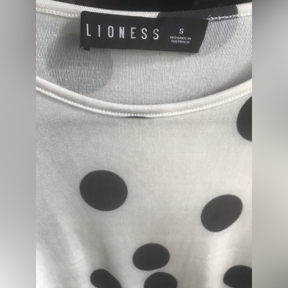 Lioness Cosmic Mini Dress in Moonlight Polka
LIONESS Small Long Sleeve Polka dot - Picture 9 of 10
